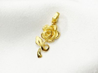 玫瑰花黃金綴飾