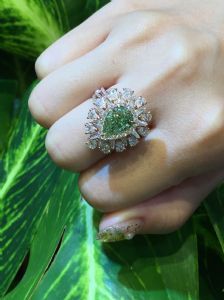 天然綠色彩色鑽石